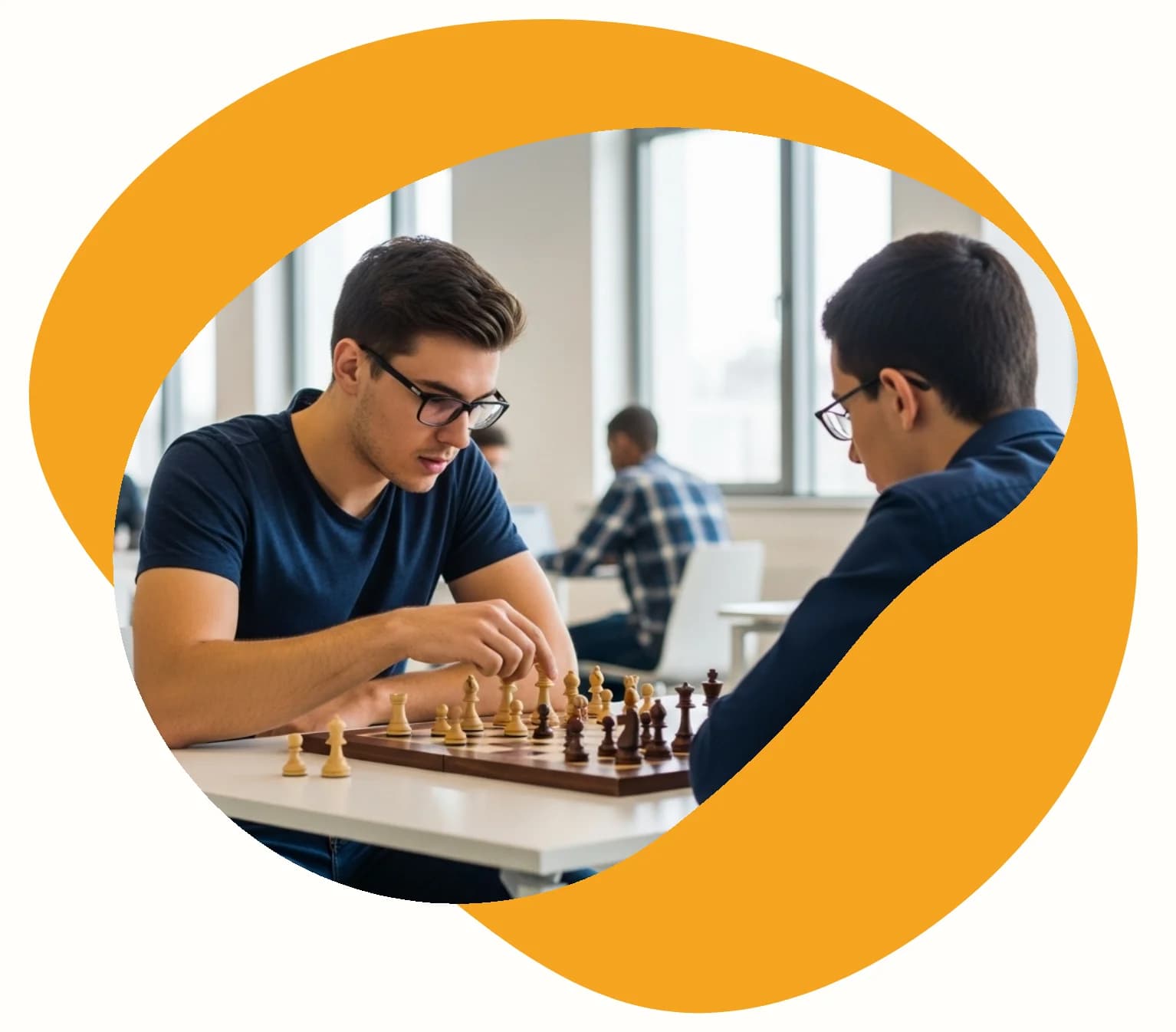 Professeure qui accompagne son élève durant un cours à domicile d'échecs