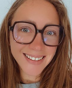 Laura professeur particulier FLE Groupe Réussite