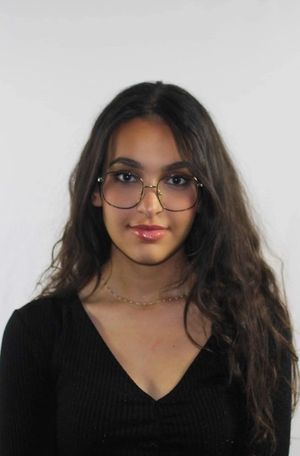 Yasmine prof de cours-particuliers d'HGGMC