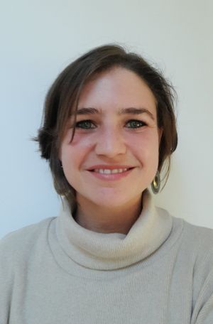 Laura prof de cours-particuliers de théâtre