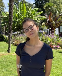 Flore professeur particulier Maths Groupe Réussite