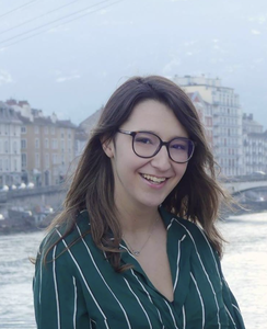 Inès professeur particulier Français Groupe Réussite