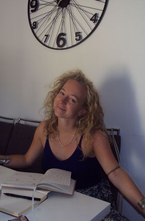 Lolita prof de cours-particuliers de philosophie à Pont-à-Mousson
