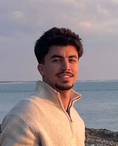 Nassim professeur particulier Physique Groupe Réussite