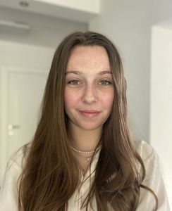 Malia professeur particulier Maths Groupe Réussite