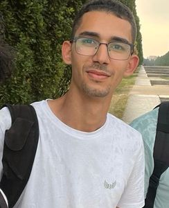 Dhia professeur particulier Maths Groupe Réussite