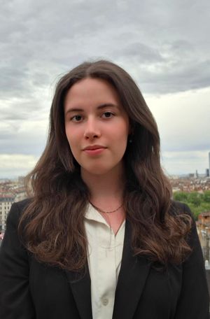 Rose prof de cours-particuliers de géopolitique à Colombes