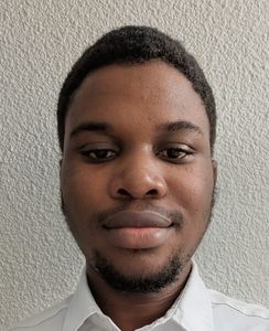Komlan professeur particulier Maths Groupe Réussite