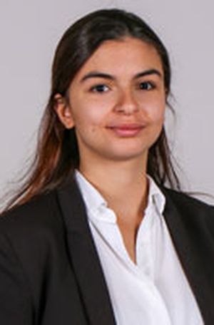 Inès prof de cours-particuliers de maths à Nice