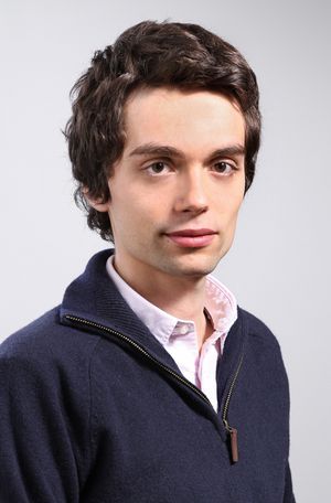 Adrien prof de cours-particuliers de grec à Paris 8e
