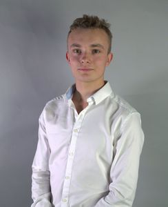 Maxim professeur particulier Chimie Groupe Réussite