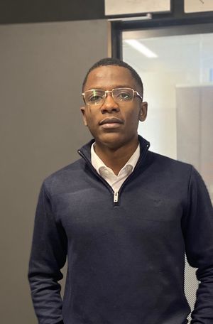 Paul-junior gloire prof de cours-particuliers de droit à Paris 10e