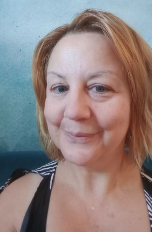 Nathalie prof de cours-particuliers de langue des signes