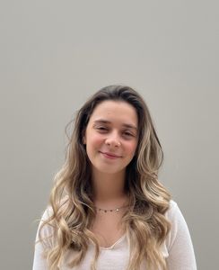 Lola professeur particulier Français Groupe Réussite
