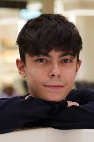 Adrien prof de cours-particuliers de marketing à Paris 16e